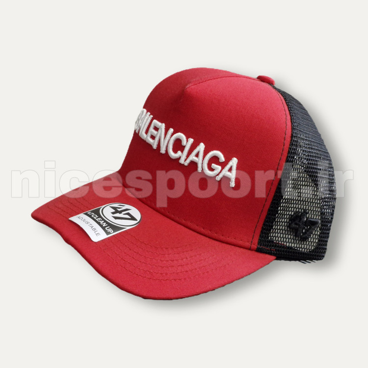کلاه کپ و نقاب دار کتان پشت توری طرح Balenciaga و Nike