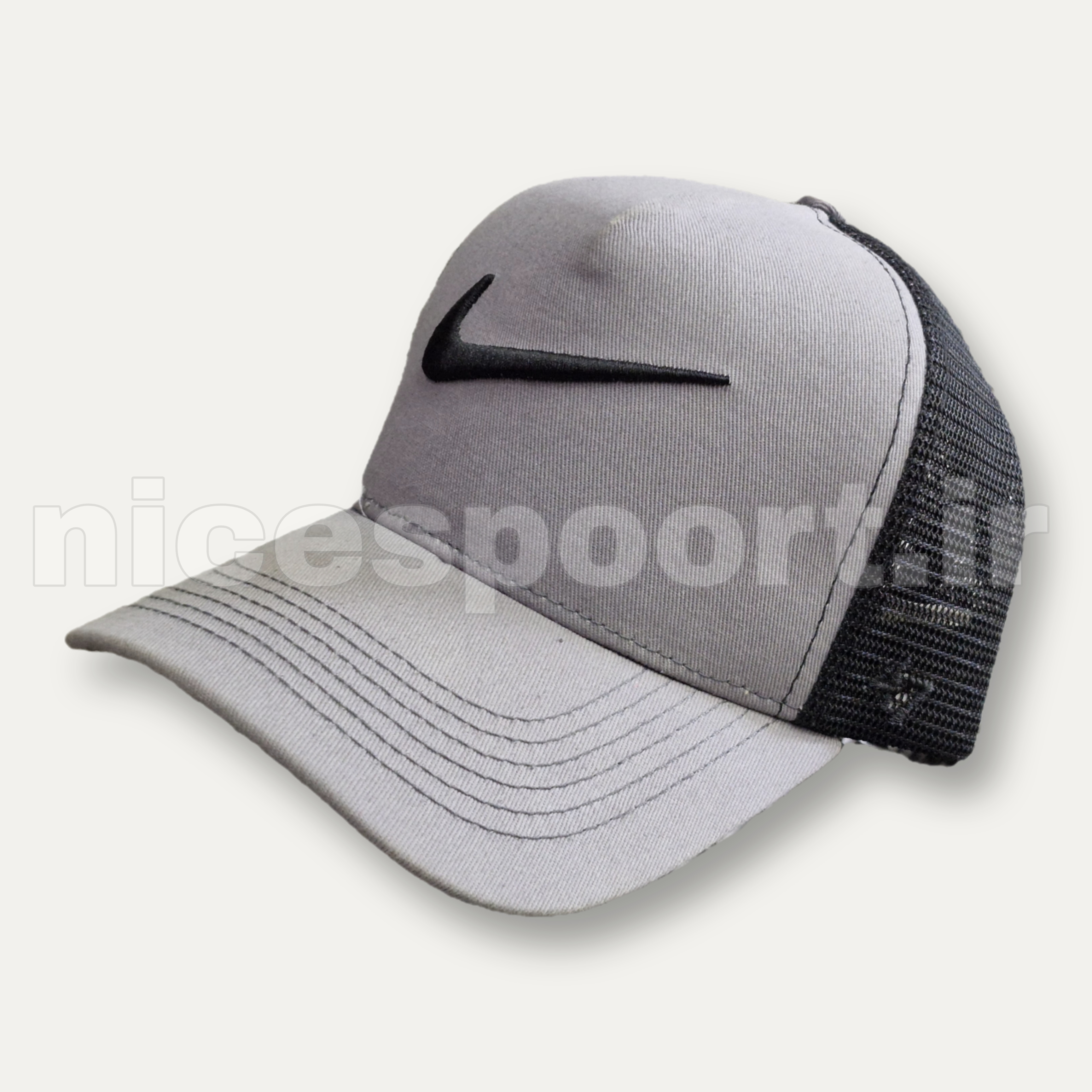 کلاه کپ و نقاب دار کتان پشت توری طرح Balenciaga و Nike